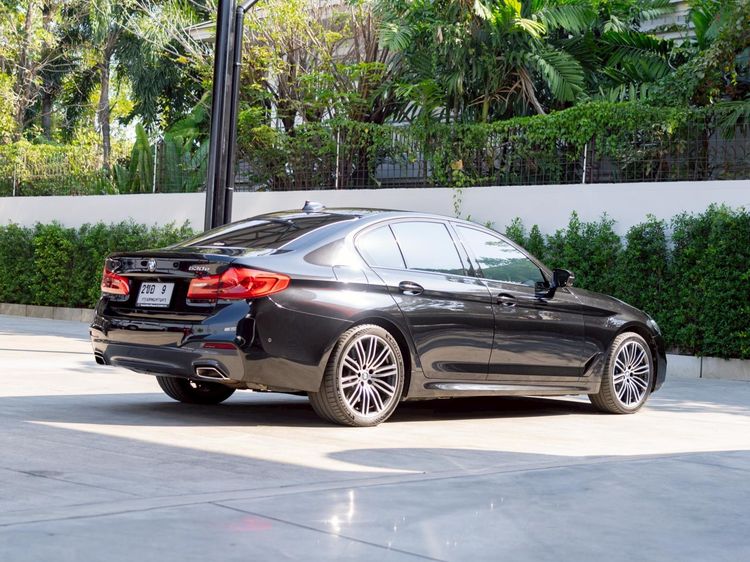 BMW Series 5 2020 530e Sedan ปลั๊กอินไฮบริด (PHEV) ไม่ติดแก๊ส เกียร์อัตโนมัติ ดำ รูปที่ 4