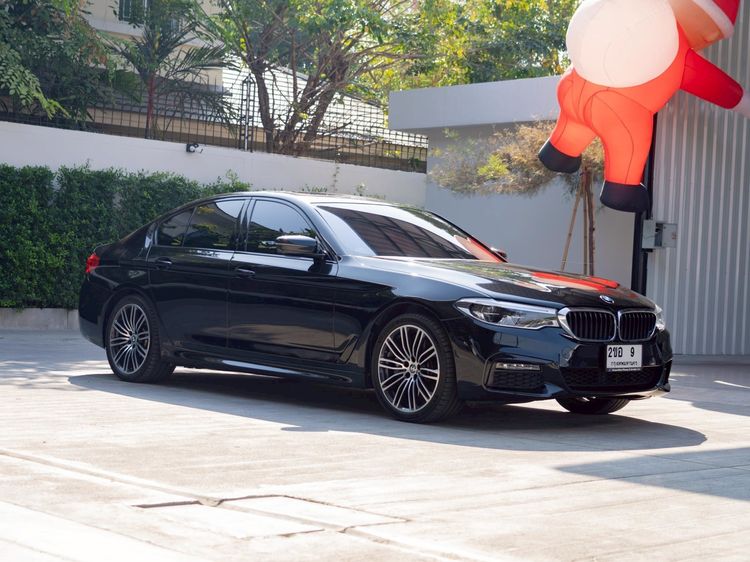 รถ BMW Series 5 530e สี ดำ