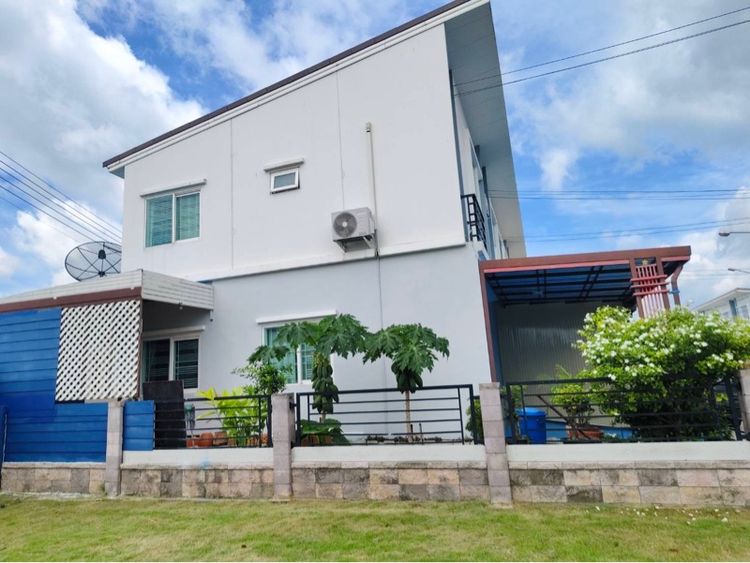 ขายทาวน์เฮ้าส์ ห้องมุม ติดสนามหญ้า หมู่บ้านกัสโต้บางนาสุวรรณภูมิ ซอยลาดกระบัง 54 ตรงข้ามวัดศรีวารีน้อย รูปที่ 4