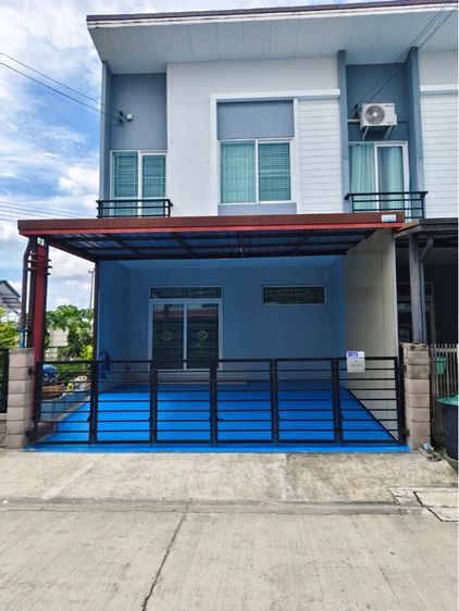 ขายทาวน์เฮ้าส์ ห้องมุม ติดสนามหญ้า หมู่บ้านกัสโต้บางนาสุวรรณภูมิ ซอยลาดกระบัง 54 ตรงข้ามวัดศรีวารีน้อย