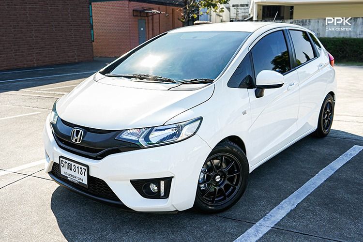 รถ Honda Jazz 1.5 S สี ขาว