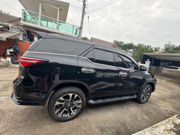Toyota Fortuner 2020 2.8 TRD Sportivo 4WD Utility-car ดีเซล ไม่ติดแก๊ส เกียร์อัตโนมัติ ดำ รูปที่ 3