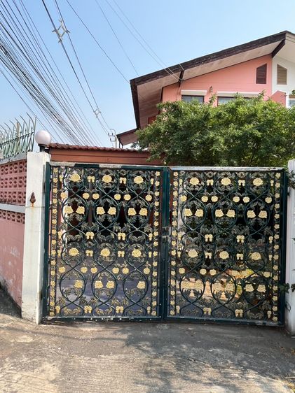 ขายบ้านแฝดพร้อมอยู่หลังริม ในหมู่บ้านหลักสี่แลนด์ ซอยโกสุมรวมใจ 39