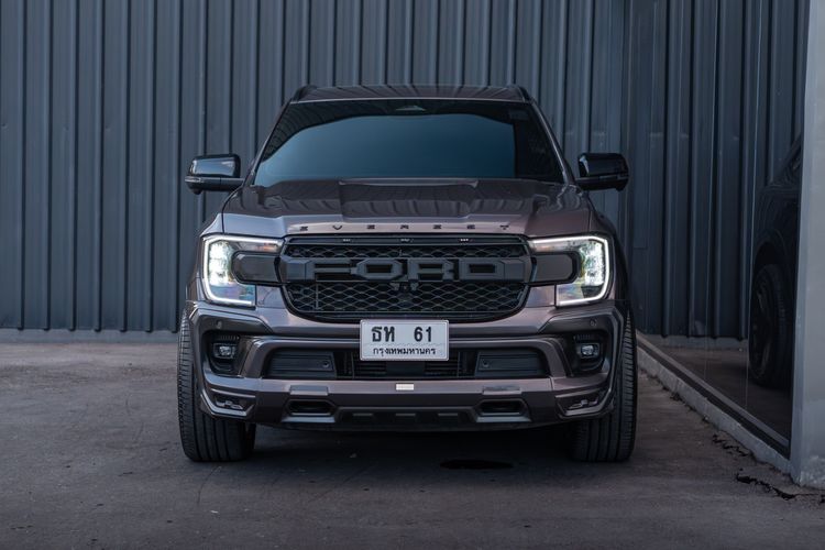 Ford Everest 2023 2.0 Bi-Turbo Titanium+ Utility-car ดีเซล ไม่ติดแก๊ส เกียร์อัตโนมัติ บรอนซ์ทอง รูปที่ 2