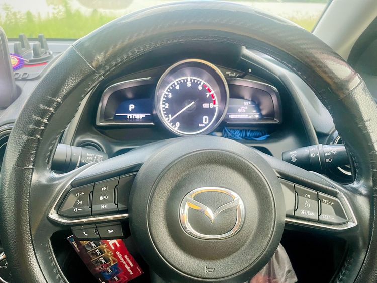 Mazda Mazda 2 2018 1.3 Skyactiv-G Sedan เบนซิน เกียร์อัตโนมัติ ดำ รูปที่ 3