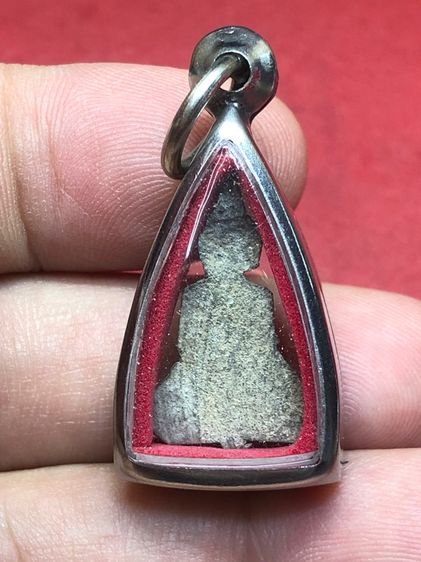 พระยอดธงกรุเขาพนมเพลิงเนื้อชิน รูปที่ 2