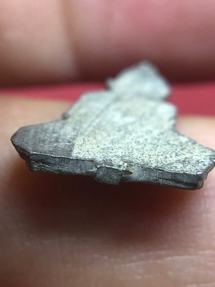 พระยอดธงกรุเขาพนมเพลิงเนื้อชิน รูปที่ 9