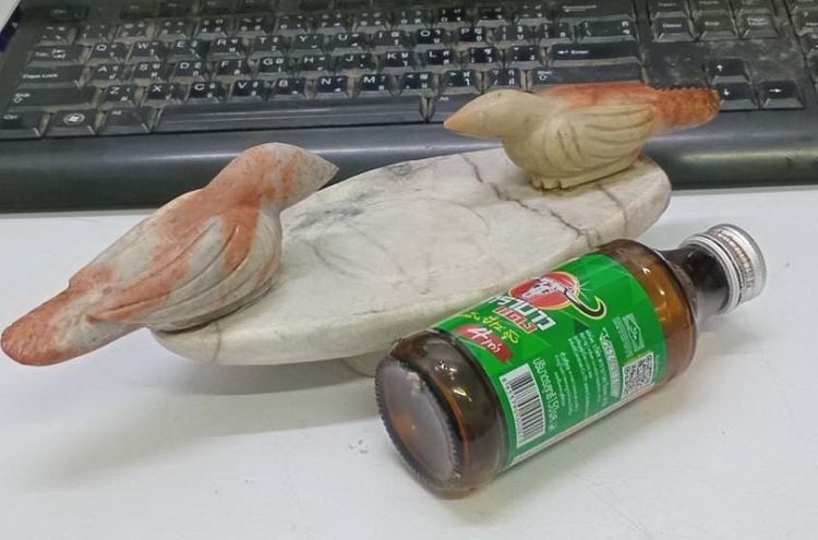 3029-นกสาริกาคู่เนื้อหินแกะ หลวงพ่อสนิท วัดลำบัวลอย ชิ้นใหญ่ มีน้ำหนัก ขนาดกว้างยาว 3.5x10.5 นิ้ว สูงรวมประมาณ 3 นิ้ว รูปที่ 10