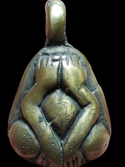 พระปิดตาเนื้อโลหะมีจารครับ