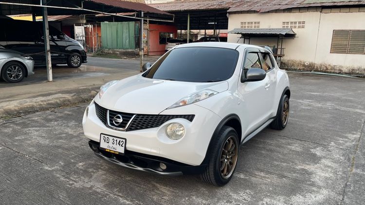 รถ Nissan Juke 1.6 Invader สี ขาว