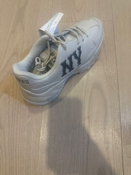 รองเท้าามือ1 รูปที่ 2