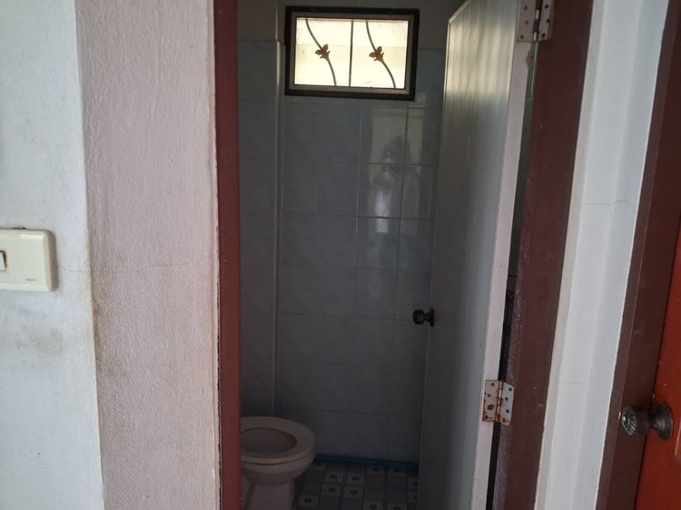 อื่นๆ มีบางส่วน ให้เช่า บ้านเดี่ยว 2 ชั้น 3 นอน 2 น้ำ ตรงข้ามตลาดเวิลด์มาร์เก็ต ติดสนามหลวง 2 รูปที่ 4