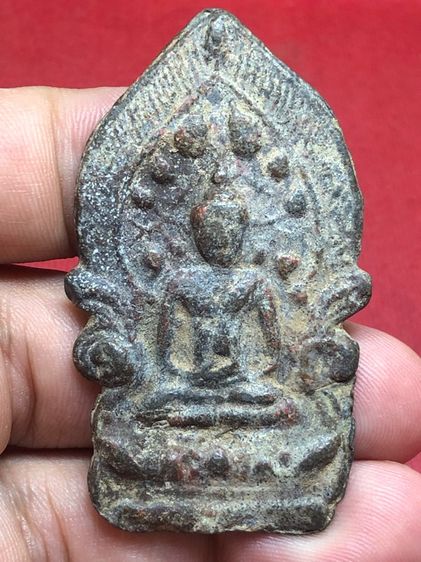 พระปรกโพธิ์เชียงแสนสนิมแดง