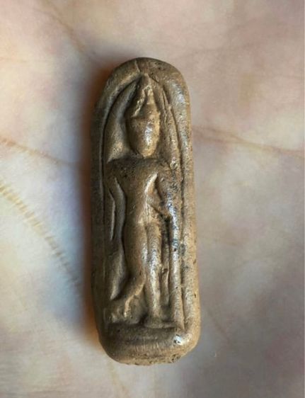 พระกำแพงลีลาเม็ดขนุน