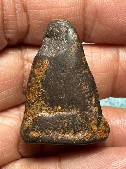 พระปิดตาเนื้อผงคลุกรัก เก่า ไม่ทราบที่ รูปที่ 2