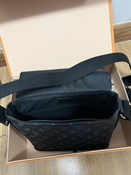 Lv district pm monogram ตัวฝังชิพ  รูปที่ 10