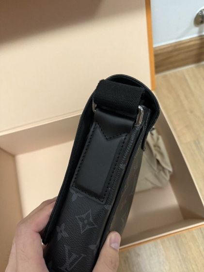Lv district pm monogram ตัวฝังชิพ  รูปที่ 11