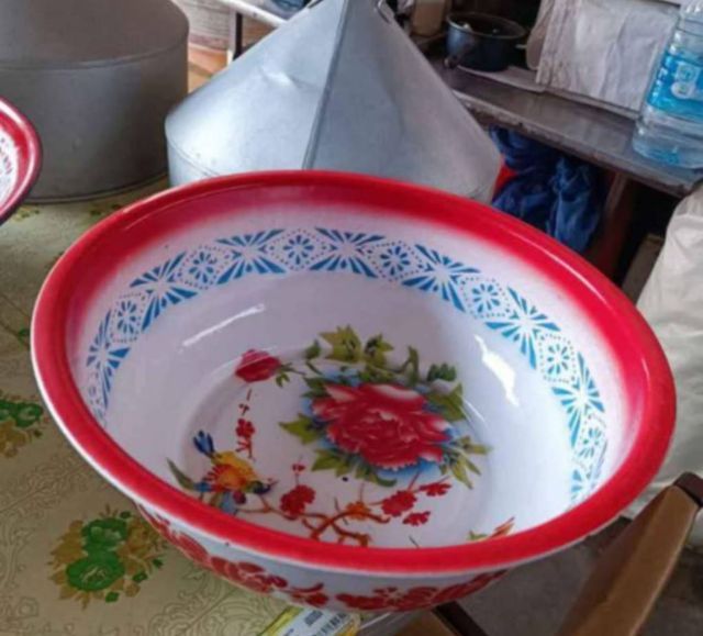 กาละมังเคลือบโบราณลายดอกไม้วินเทจ