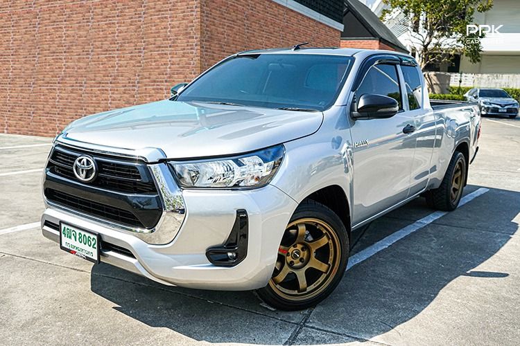 รถ Toyota Hilux Revo 2.4 Z Edition Entry สี เทา