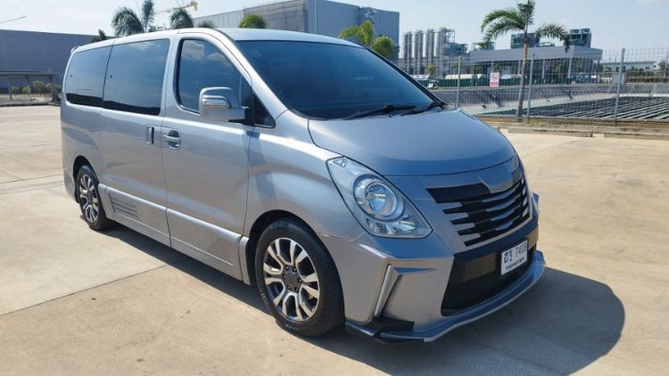 รถ Hyundai H-1  2.5 Maesto Touring สี เทา