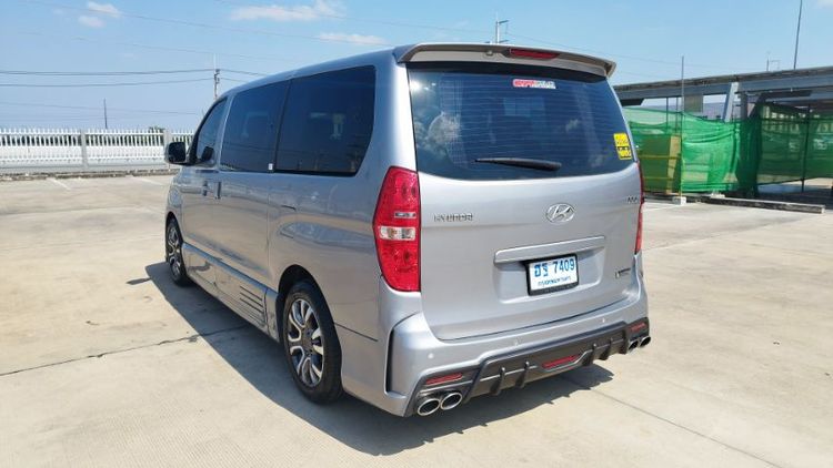 Hyundai H-1  2018 2.5 Maesto Touring Utility-car ดีเซล ไม่ติดแก๊ส เกียร์อัตโนมัติ เทา รูปที่ 3