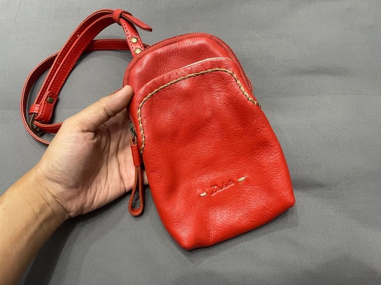 กระเป๋าหนังสะพายข้าง Dakota