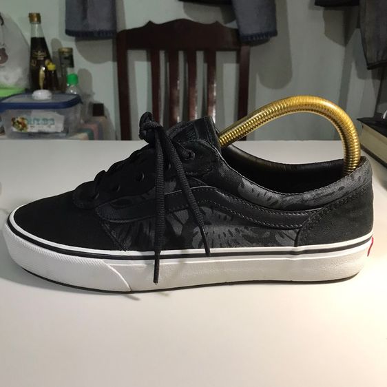 VANS 42