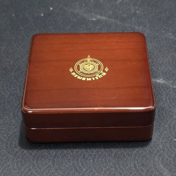 เหรียญทองคำเงา 16000 บาท (หนัก 15 กรัม) ที่ระลึกฉลองพระชนมายุ 5 รอบ เจ้าฟ้าจุฬาภรณ์ พ.ศ.2560 พร้อมกล่อง และใบเซอร์ รูปที่ 8