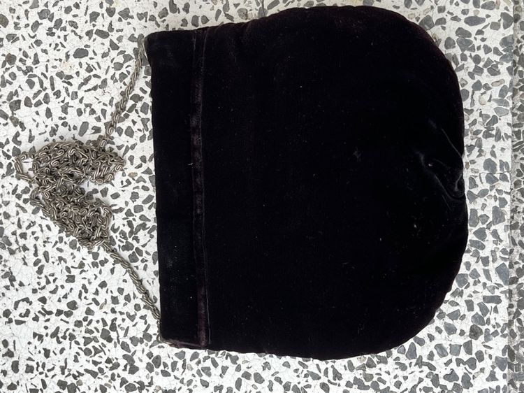 กระเป๋าสะพายผ้ากำมะหยี่ดำ  รูปที่ 4