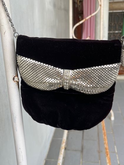 กระเป๋าสะพายผ้ากำมะหยี่ดำ  รูปที่ 2