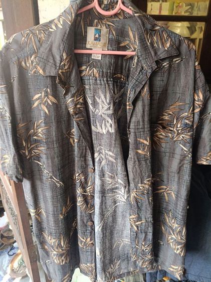 เสื้อเชิ้ตฮาวาย KAHALA Hawaiian Islands  🇺🇸
งานวินเทจ ลายใบไม้โทนเทา-น้ำตาล เท่ สุภาพ ใส่สบาย รูปที่ 3