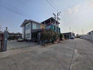 ให้เช่าโรงงานพร้อมบ้านพัก 2 ชั้น มีหอพักคนงาน 8 ห้อง เมืองสมุทรสาคร