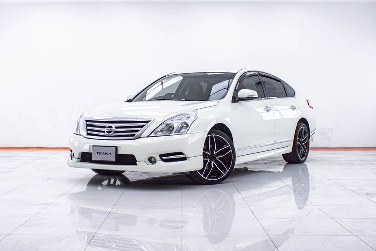 รถ Nissan Teana 2.0 200 XL สี ขาว
