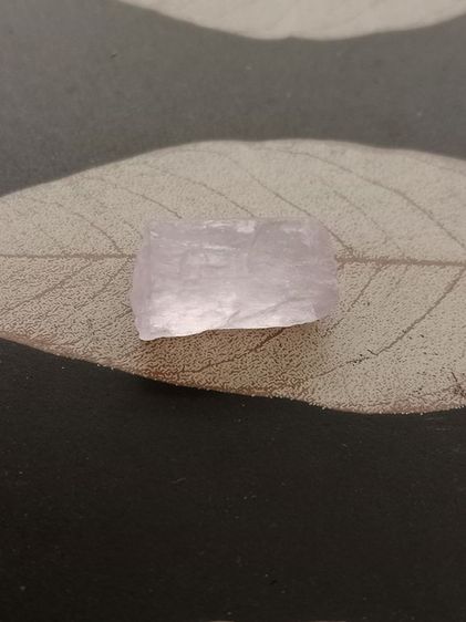 ก้อนดิบ kunzite 11.45 กะรัต รูปที่ 3