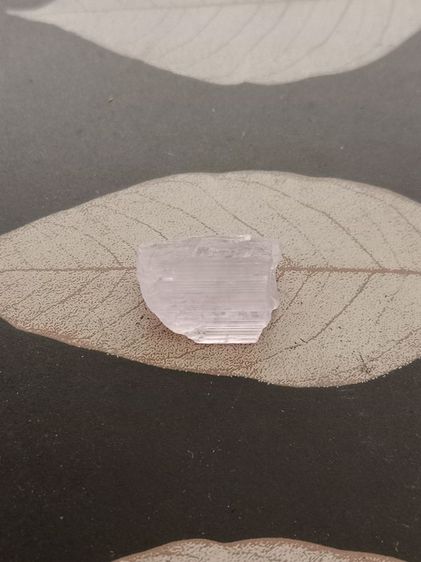 ก้อนดิบ kunzite 11.45 กะรัต