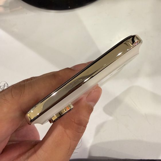 Iphone Air สีทอง 256gb เครื่องศูนย์ไทย ประกันเหลืออีก10เดือน แบต100เปอร์เซ็นต์ รูปที่ 3