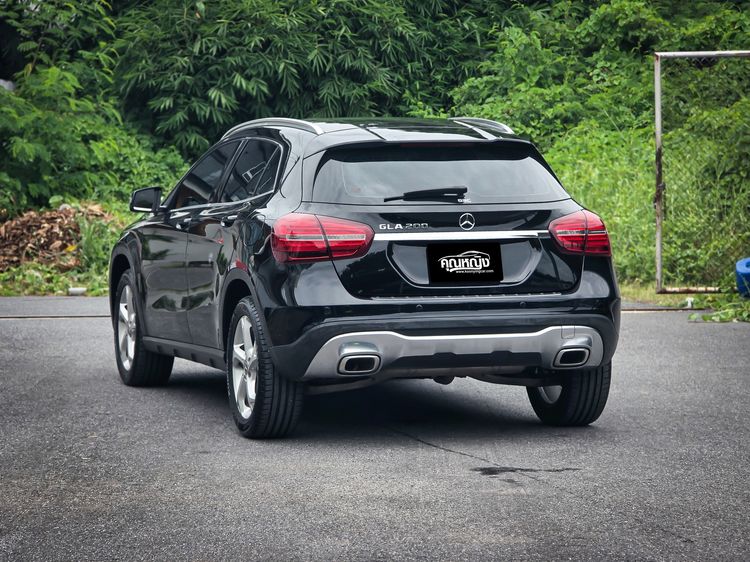 Mercedes-Benz GLA-Class 2019 GLA200 Sedan เบนซิน ไม่ติดแก๊ส เกียร์อัตโนมัติ ดำ รูปที่ 2