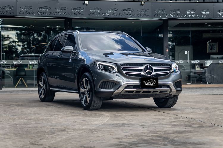 รถ Mercedes-Benz GLC-Class GLC250d สี เทา
