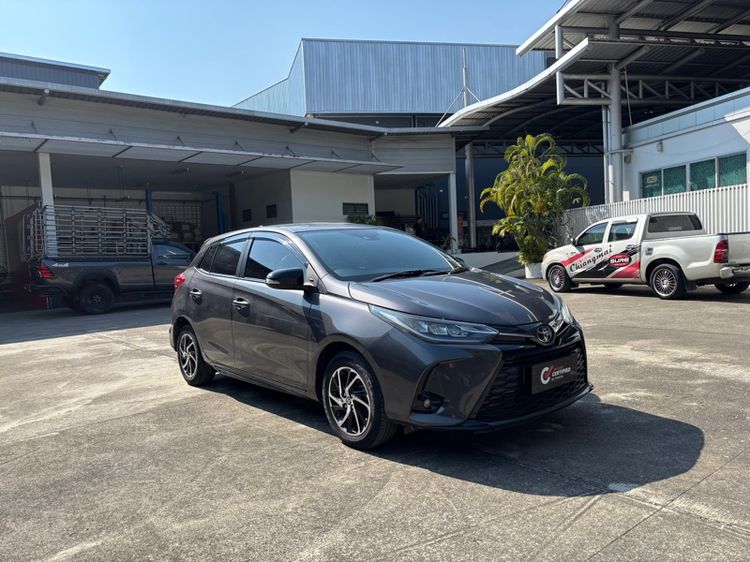 รถ Toyota Yaris 1.2 Sport Premium สี เทา
