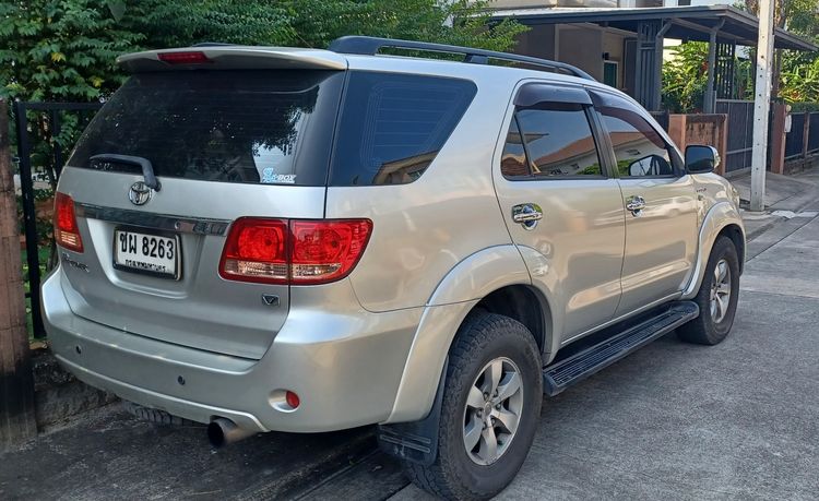 Toyota Fortuner 2007 3.0 V 4WD ดีเซล บรอนซ์เงิน รูปที่ 2