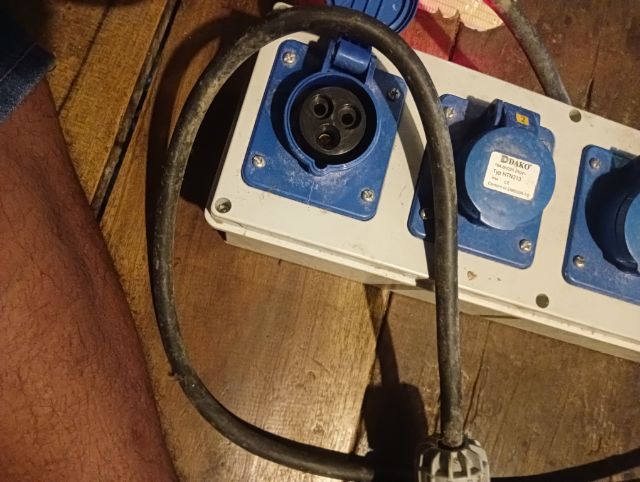 ปลั๊กเสียบไฟบ้านแปลงเปนปลั๊กหัวงูเห่าตราDAKO รูปที่ 2