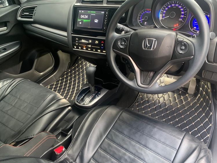 Honda Jazz 2022 1.5 RS i-VTEC Sedan เบนซิน ไม่ติดแก๊ส เกียร์อัตโนมัติ ขาว รูปที่ 3