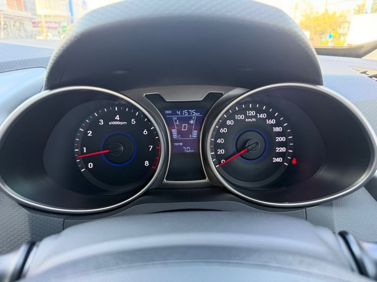 Hyundai Veloster 2013 1.6 Sedan เบนซิน ไม่ติดแก๊ส เกียร์อัตโนมัติ ส้ม รูปที่ 2