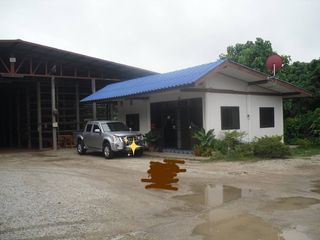 ที่ดินพร้อมสิ่งปลูกสร้างโกดัง