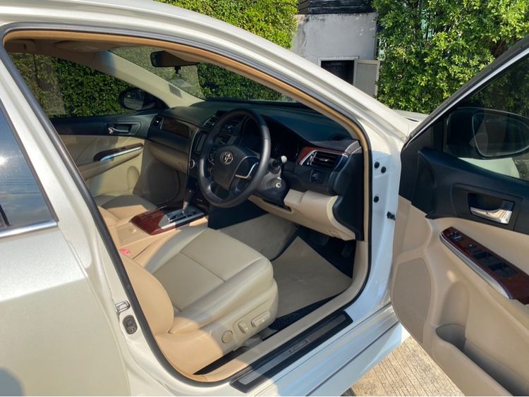 Toyota Camry 2013 2.0 G Extremo Sedan เบนซิน LPG เกียร์อัตโนมัติ ขาว รูปที่ 4