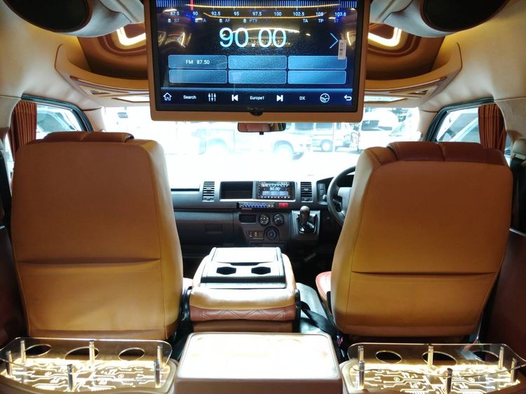 Toyota Commuter 2019 3.0 Van ดีเซล ไม่ติดแก๊ส เกียร์ธรรมดา เทา
