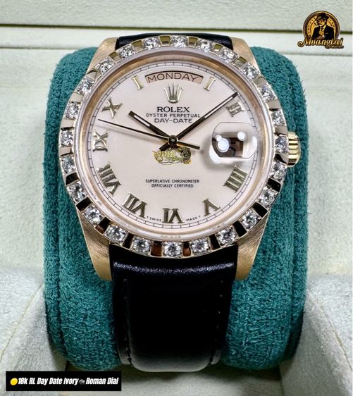 Rolex Day Date Ivory Roman Dial 18k Diamond Bezel รูปที่ 5