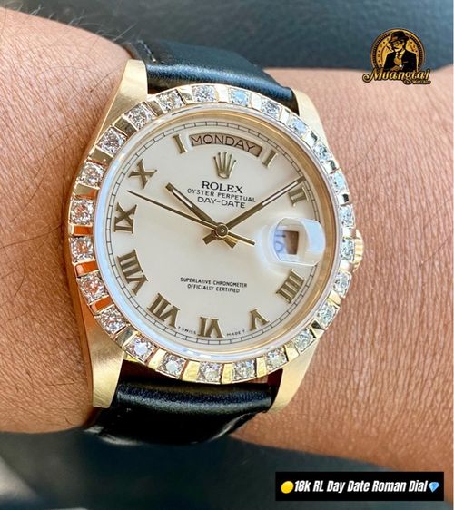 Rolex Day Date Ivory Roman Dial 18k Diamond Bezel รูปที่ 18