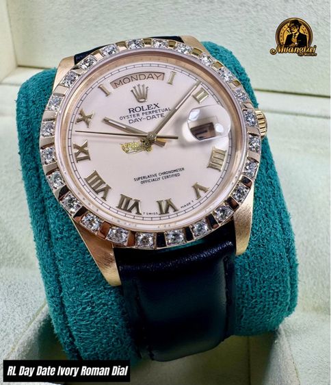 Rolex Day Date Ivory Roman Dial 18k Diamond Bezel รูปที่ 3