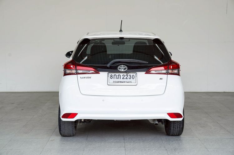 Toyota Yaris 2018 1.2 E Sedan เบนซิน ไม่ติดแก๊ส เกียร์อัตโนมัติ ขาว รูปที่ 3